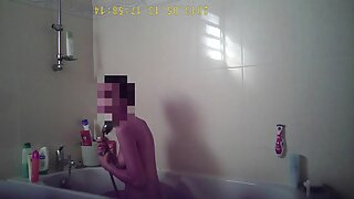 Un idraulico nero si è sballato con l'anilingus eseguito da una porno anal amatoriale donna bianca.